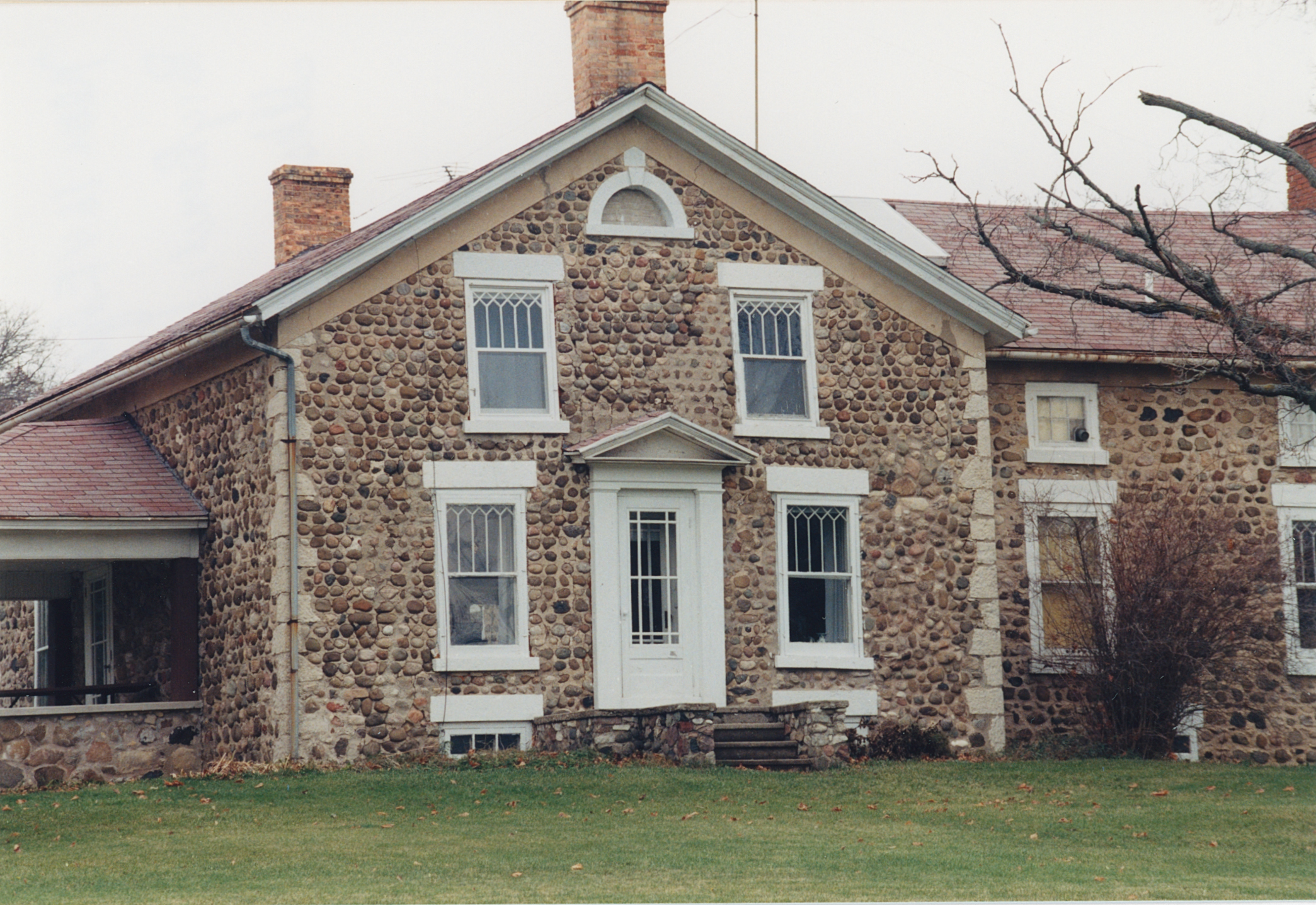 Wau-4 S86 W24360 Edgewood Ave 1